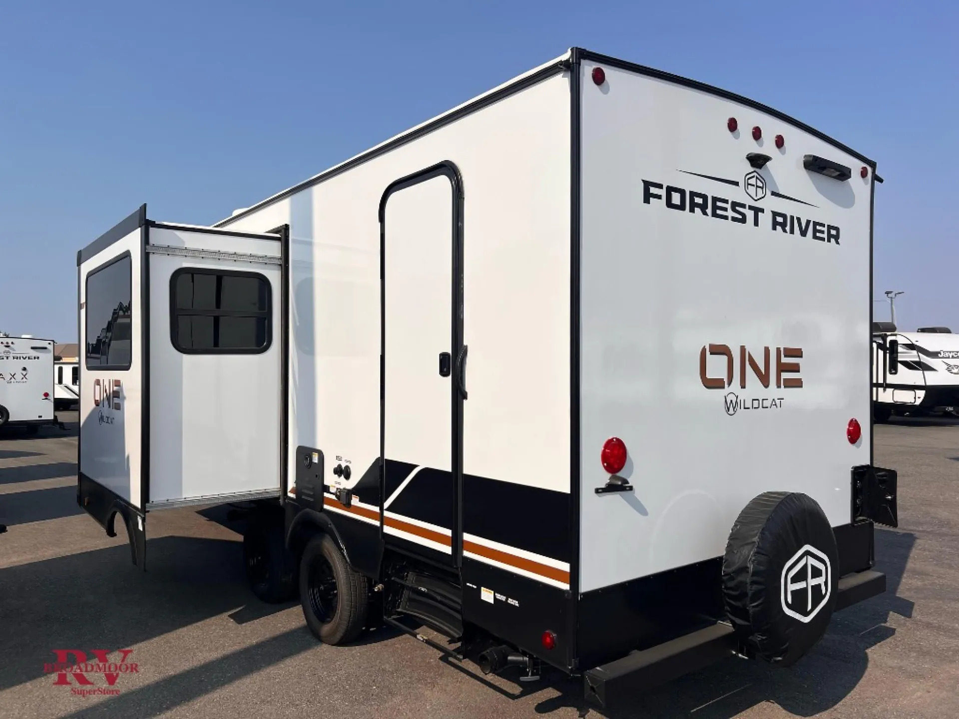 2027 Forest River Wildcat ONE 241DBEDS - Photo 4