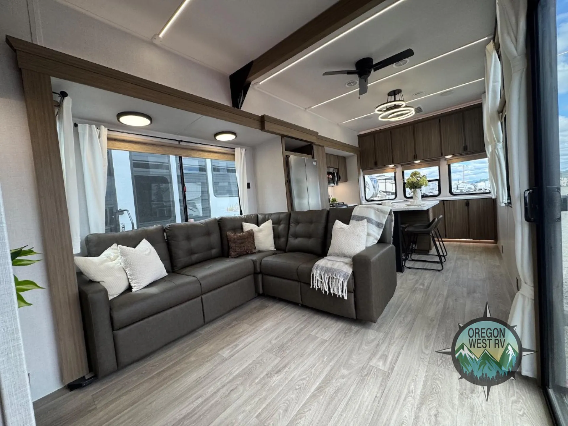 2027 Forest River Salem Grand Villa 40FKP - Photo 3