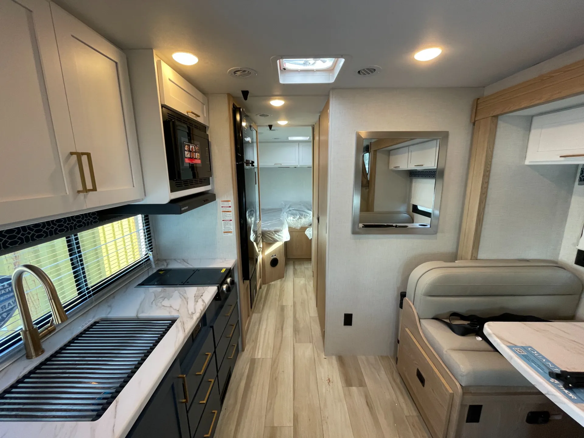 2026 Thor Motor Coach Quantum LZ25 - Photo 3