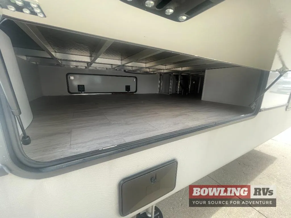 2023 Keystone Montana 3761FL - Photo 4