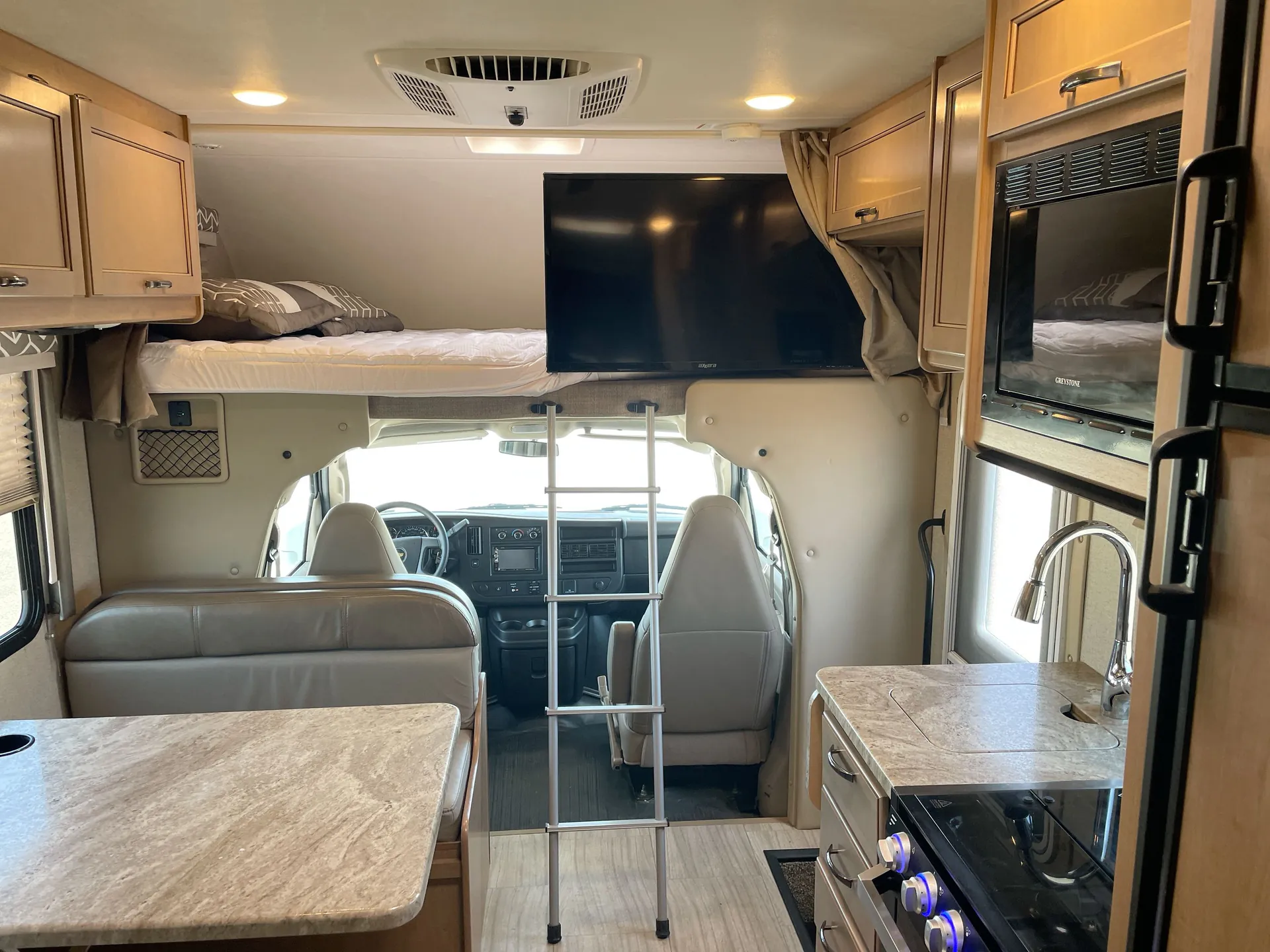2020 Thor Motor Coach Daybreak 22GO - Photo 4