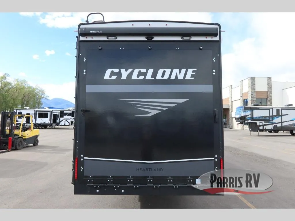 2026 Heartland Cyclone 3913 - Photo 2