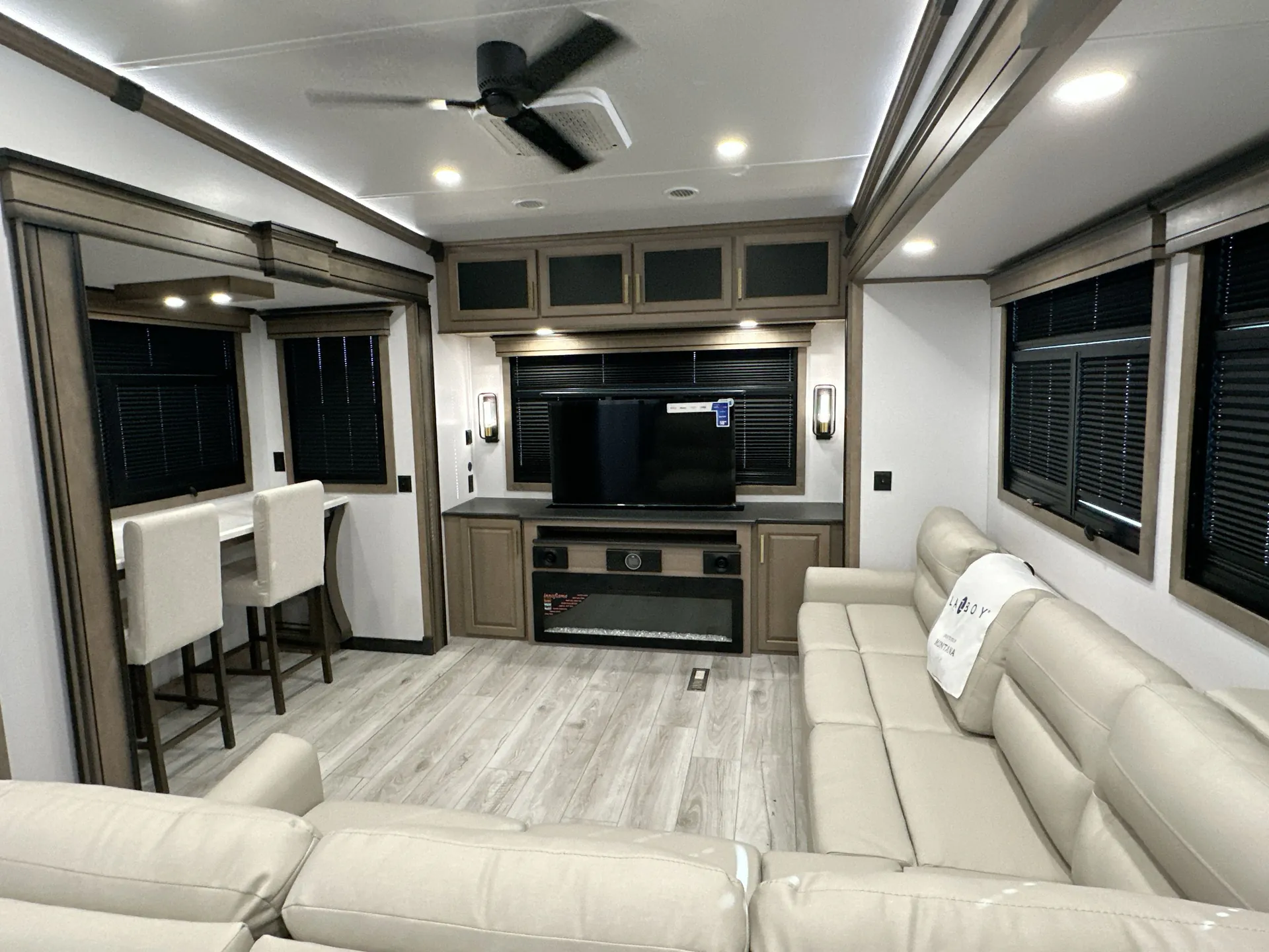 2025 Keystone Montana 3532SP — living area main