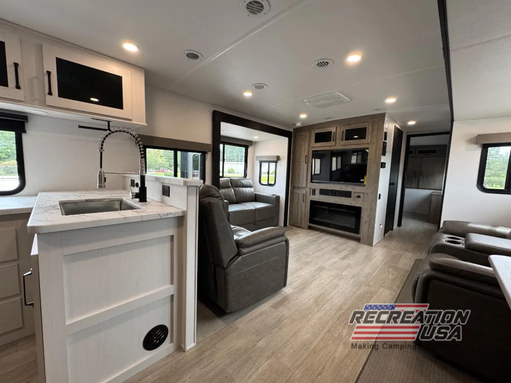 2026 Forest River Solaire 3060RKTS, Photos photo 12