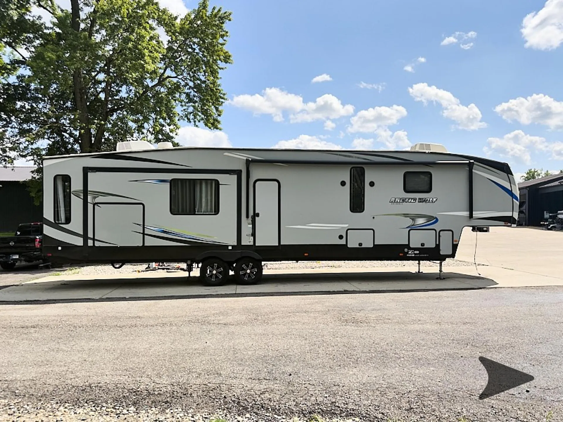 2021 Forest River Cherokee Arctic Wolf 3660 SUITE - Photo 4