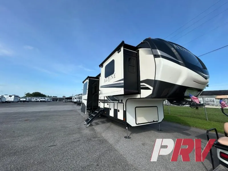 2021 Keystone Alpine 3700FL - Photo 2