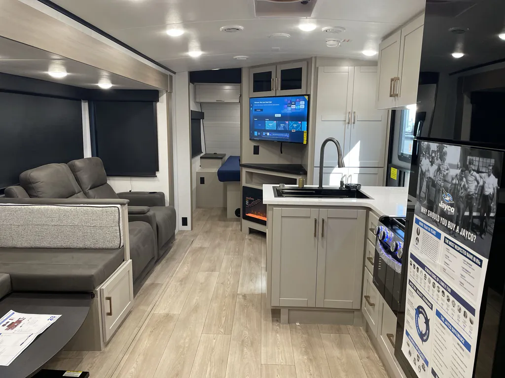2027 Jayco Jay Feather 29BHB, Photos photo 3