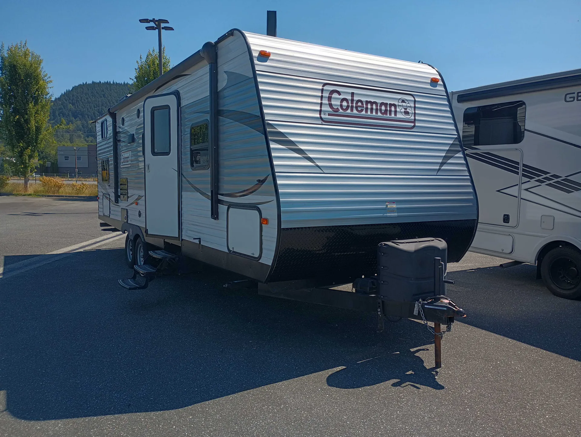2017 Dutchmen Coleman Lantern LT 262BHWE - Photo 2
