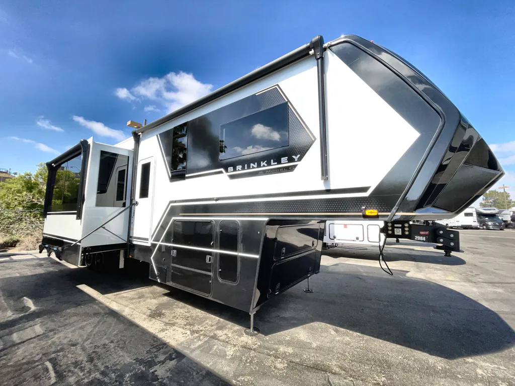 2026 Brinkley Model G 4100, Photos photo 2