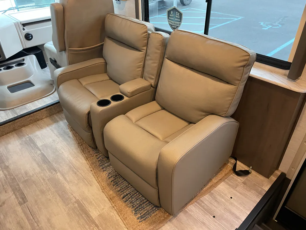 2024 Thor Motor Coach Freedom Traveler A32, Photos photo 6