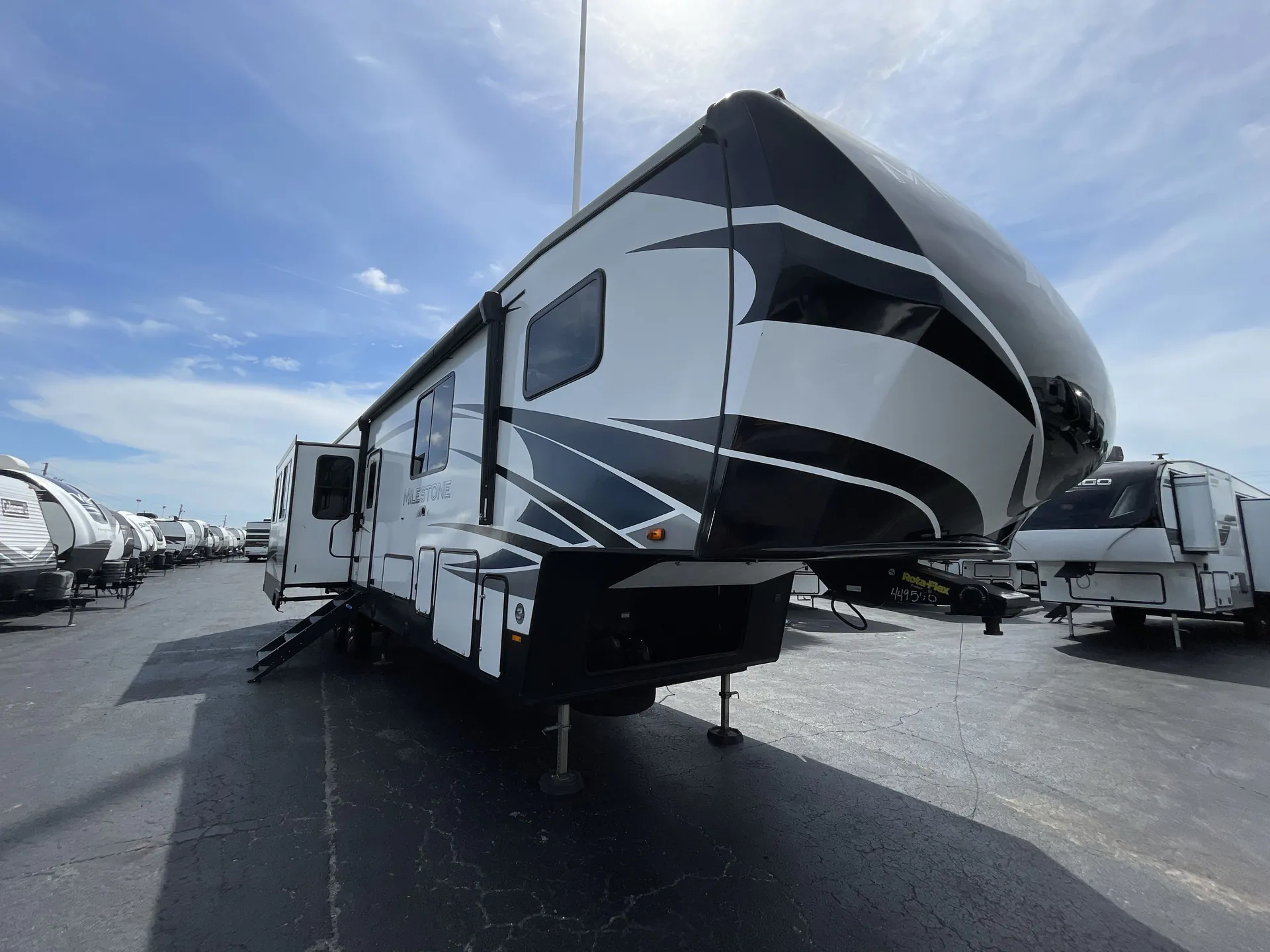2021 Heartland Milestone 377MB