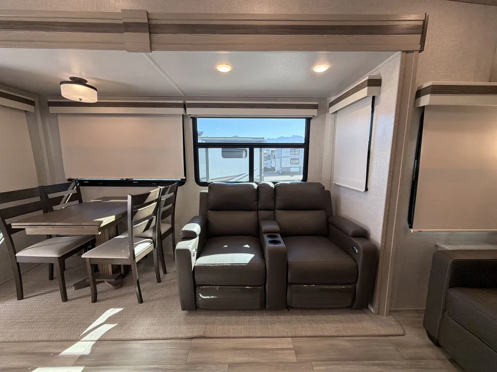 2022 Forest River Rockwood Signature 8294BS, Photos photo 17