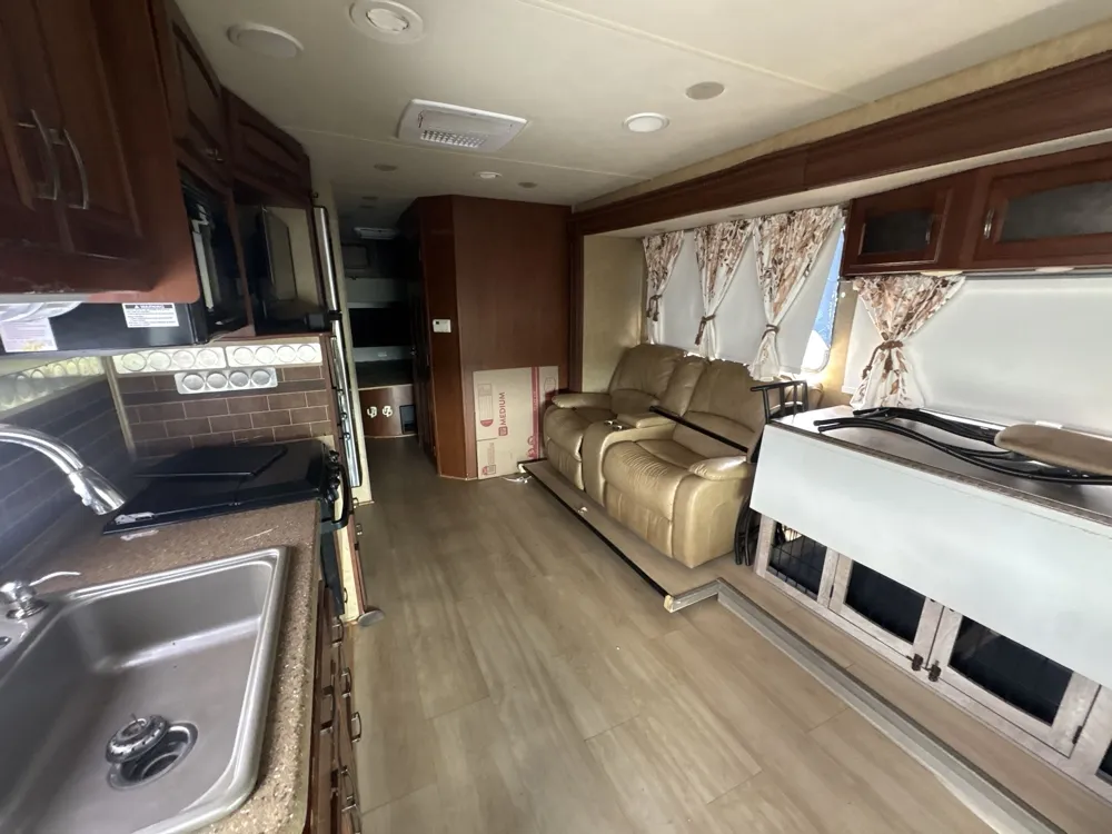 2013 Jayco Greyhawk 31SS - Photo 3