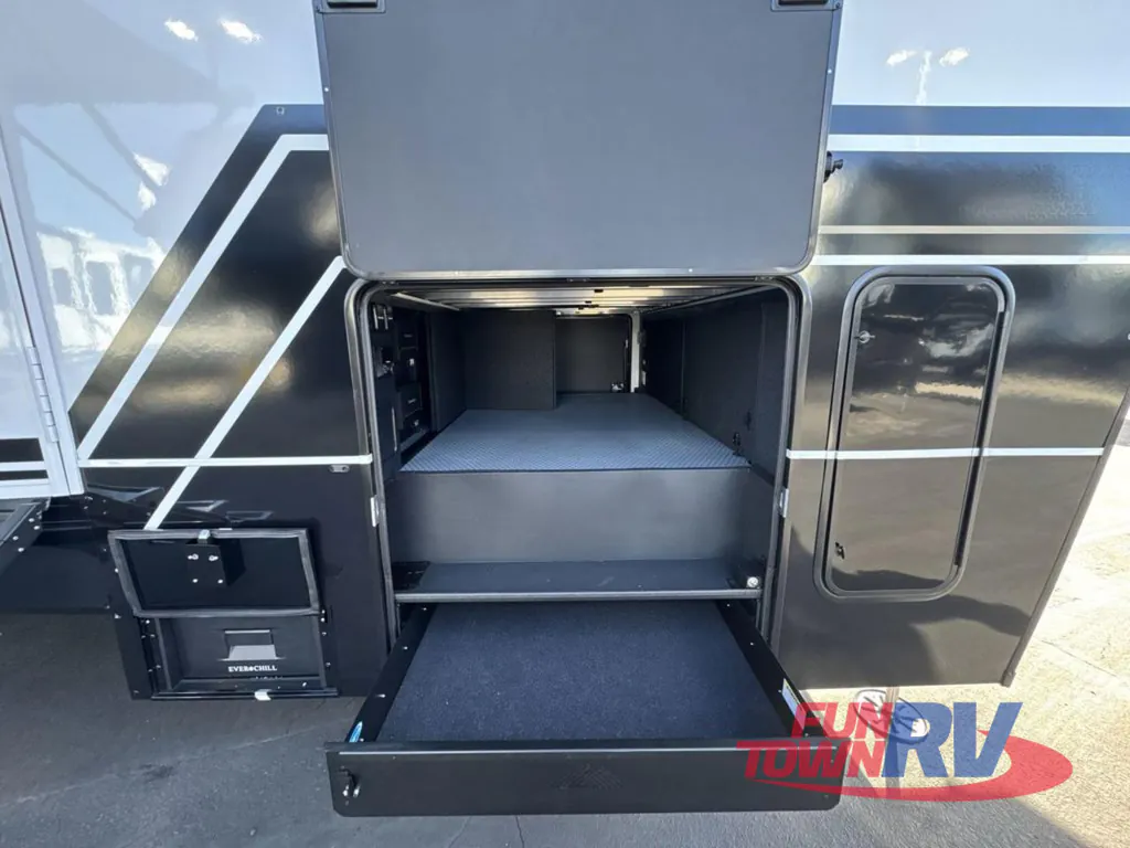 2026 Brinkley Model G 4170, Photos photo 16