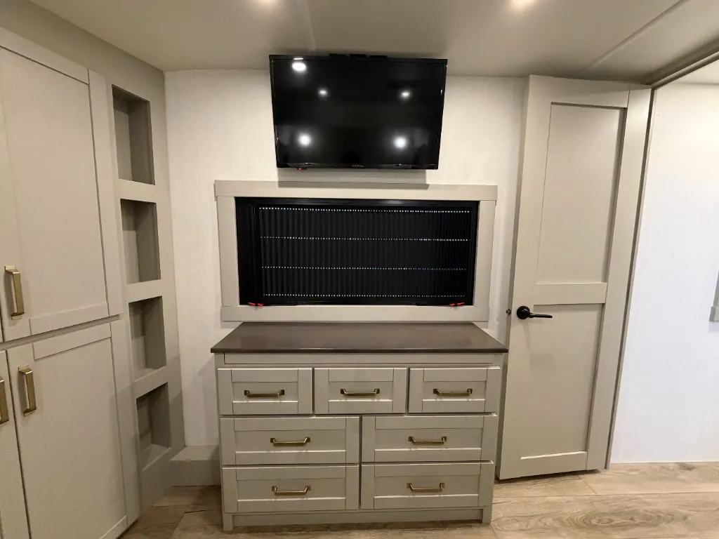 2024 Brinkley Model Z 3610, Photos photo 18