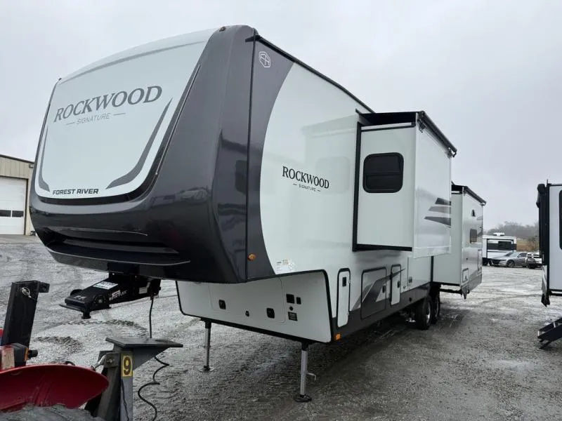2026 Forest River Rockwood Signature 401SFB - Photo 4
