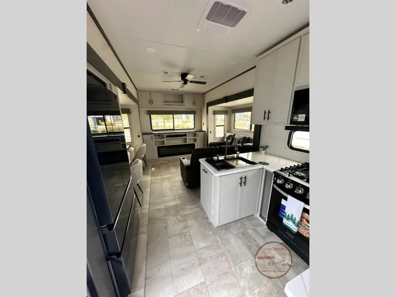 2026 Prime Time RV Sanibel 34LOUNGE - Photo 4