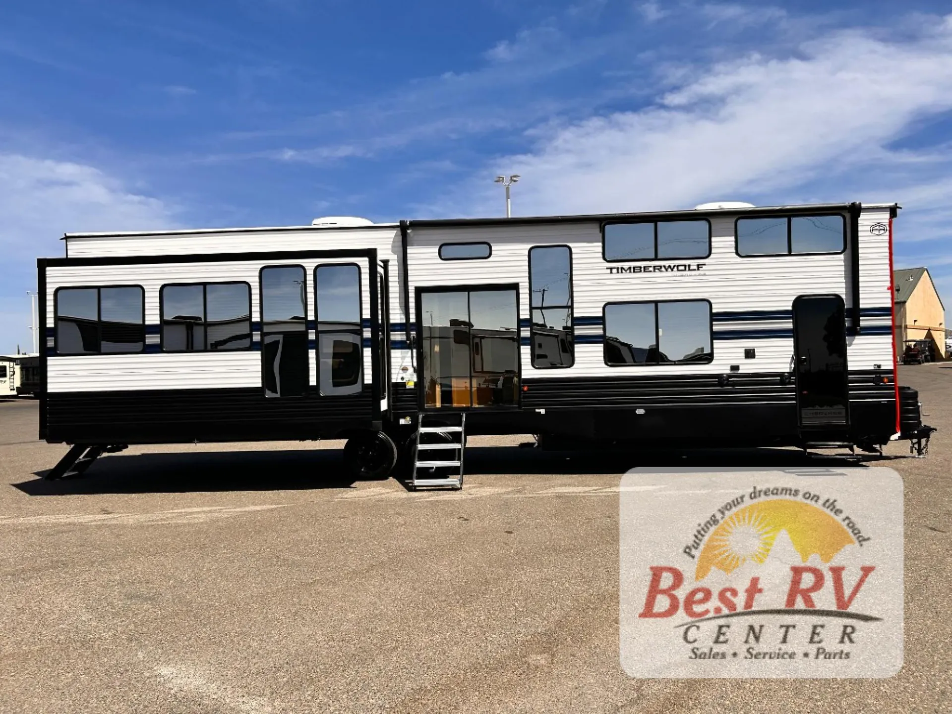 2027 Forest River Cherokee Timberwolf 39JM — Photo 5