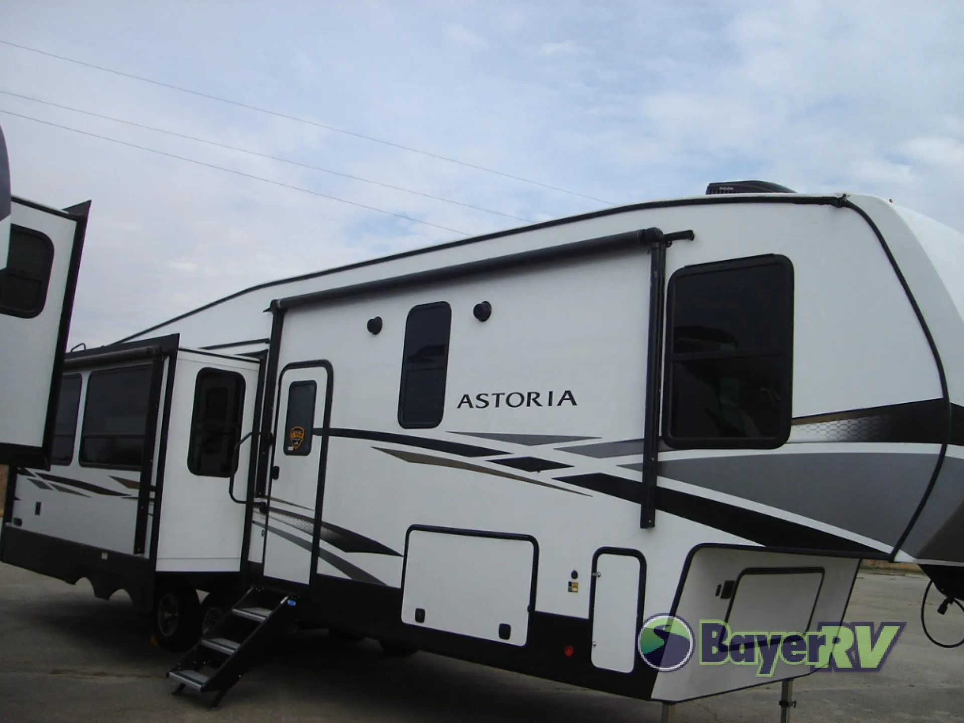 2022 Dutchmen Astoria Platinum 3173RLP - Photo 2