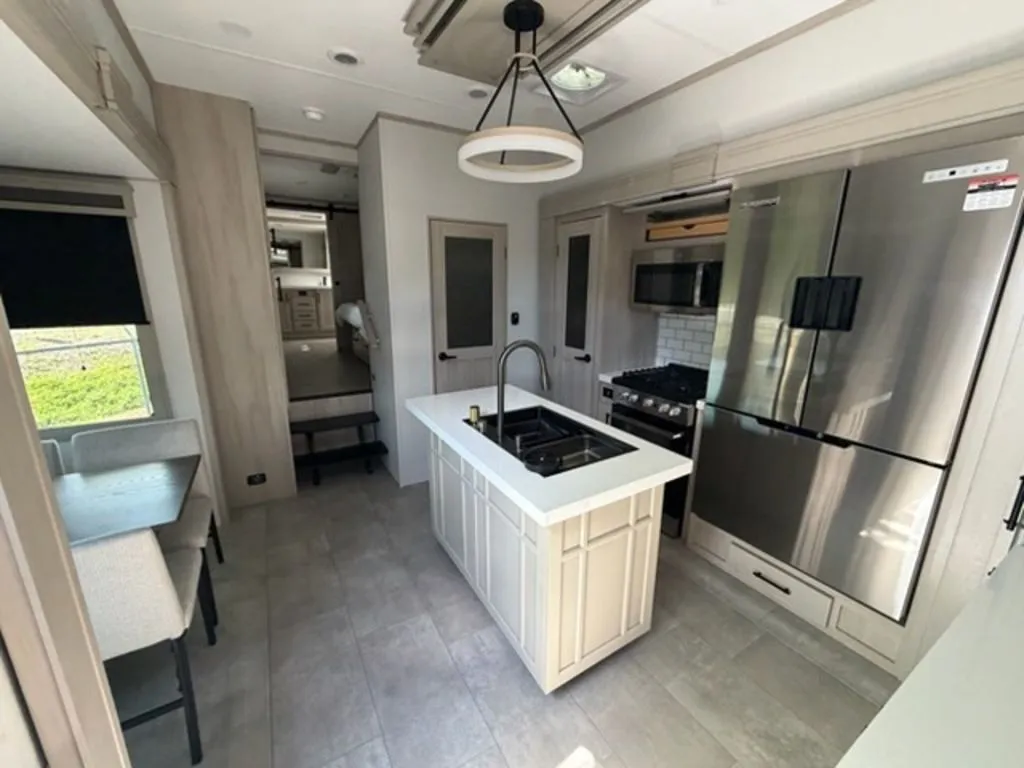 2025 Grand Design Solitude 380FL - Photo 3
