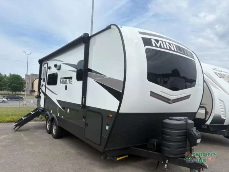 2024 Forest River Rockwood Mini Lite 2109S - Photo 2
