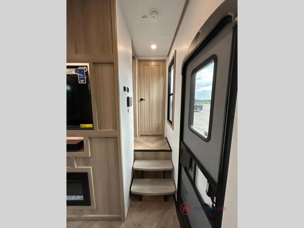 2026 Keystone Raptor 433, Photos photo 28
