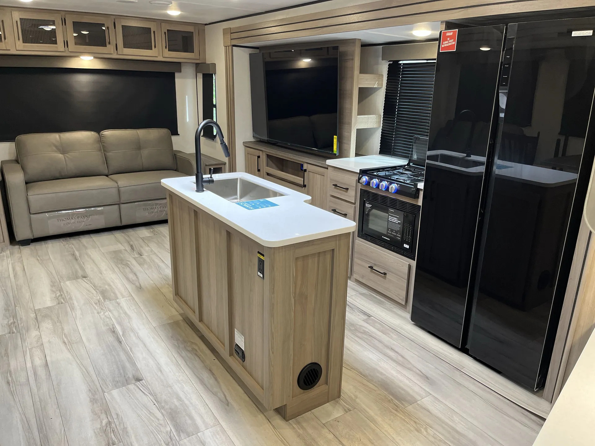 2026 Keystone Coleman Legacy 2950RL - Photo 3