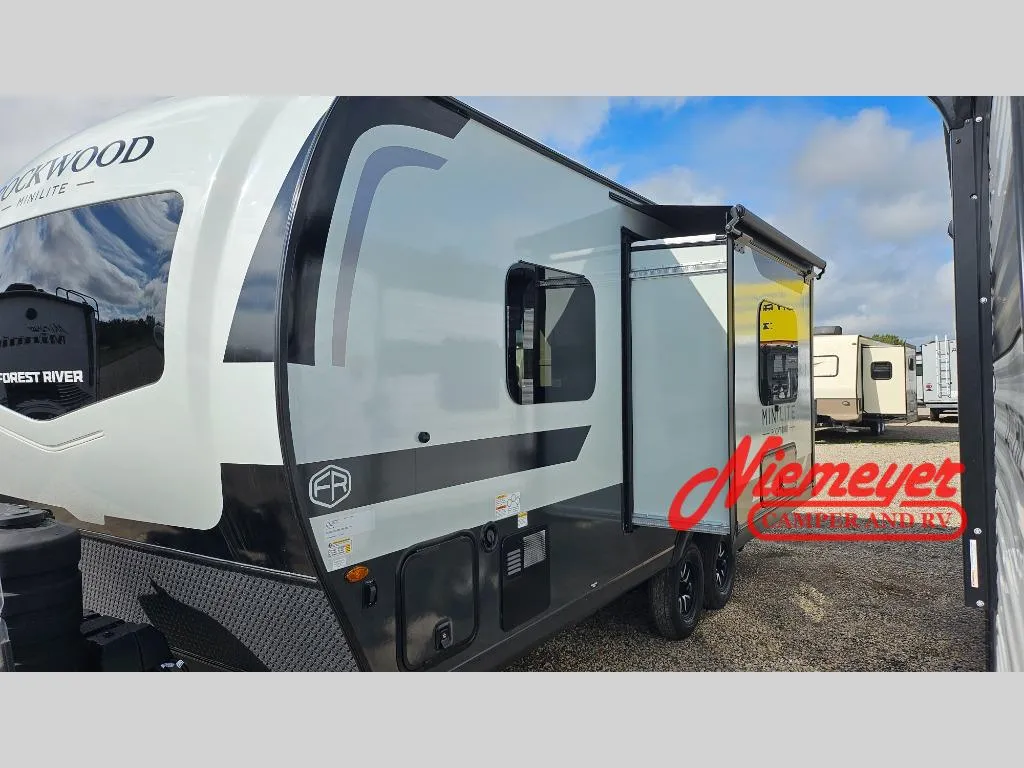 2026 Forest River Rockwood Mini Lite 2109S - Photo 3