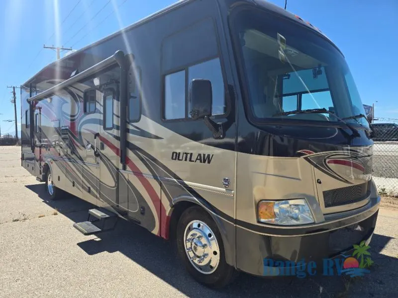 2013 Thor Motor Coach Outlaw 3611 - Photo 4