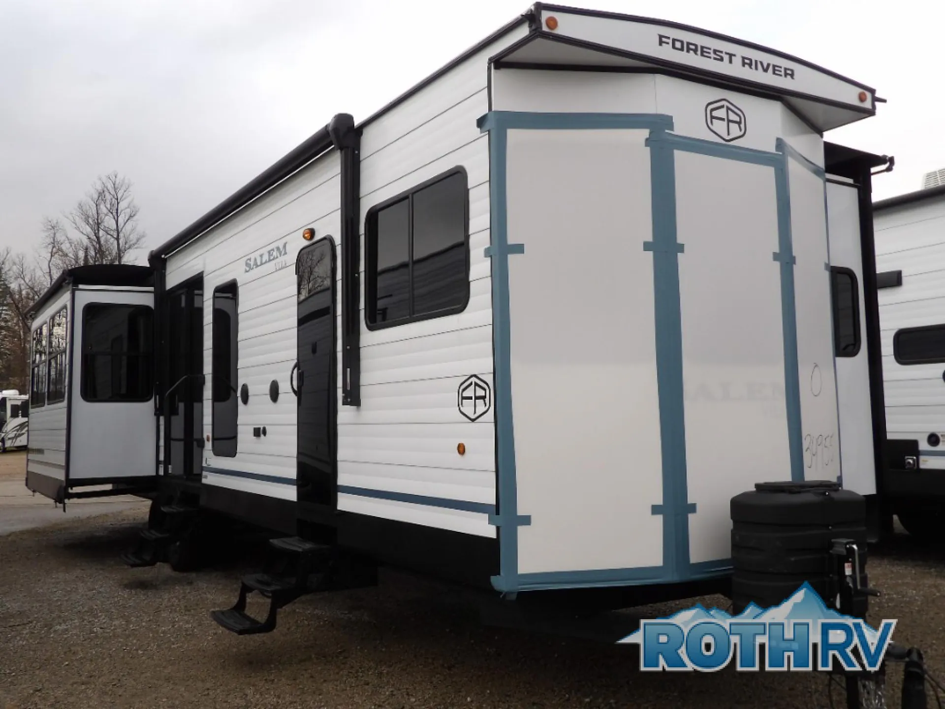 2026 Forest River Salem Villa Series 40RLB - Photo 2