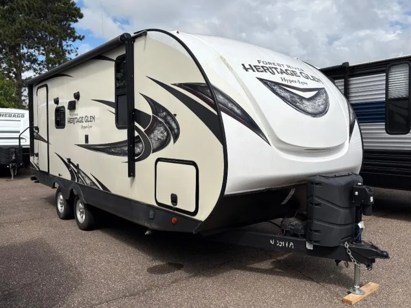 2020 Forest River RV Wildwood Heritage Glen Hyper-Lyte 23RBHL - Main photo