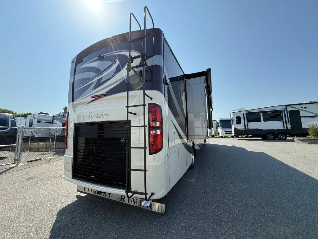 2015 Forest River RV Berkshire 38A, Photos photo 6