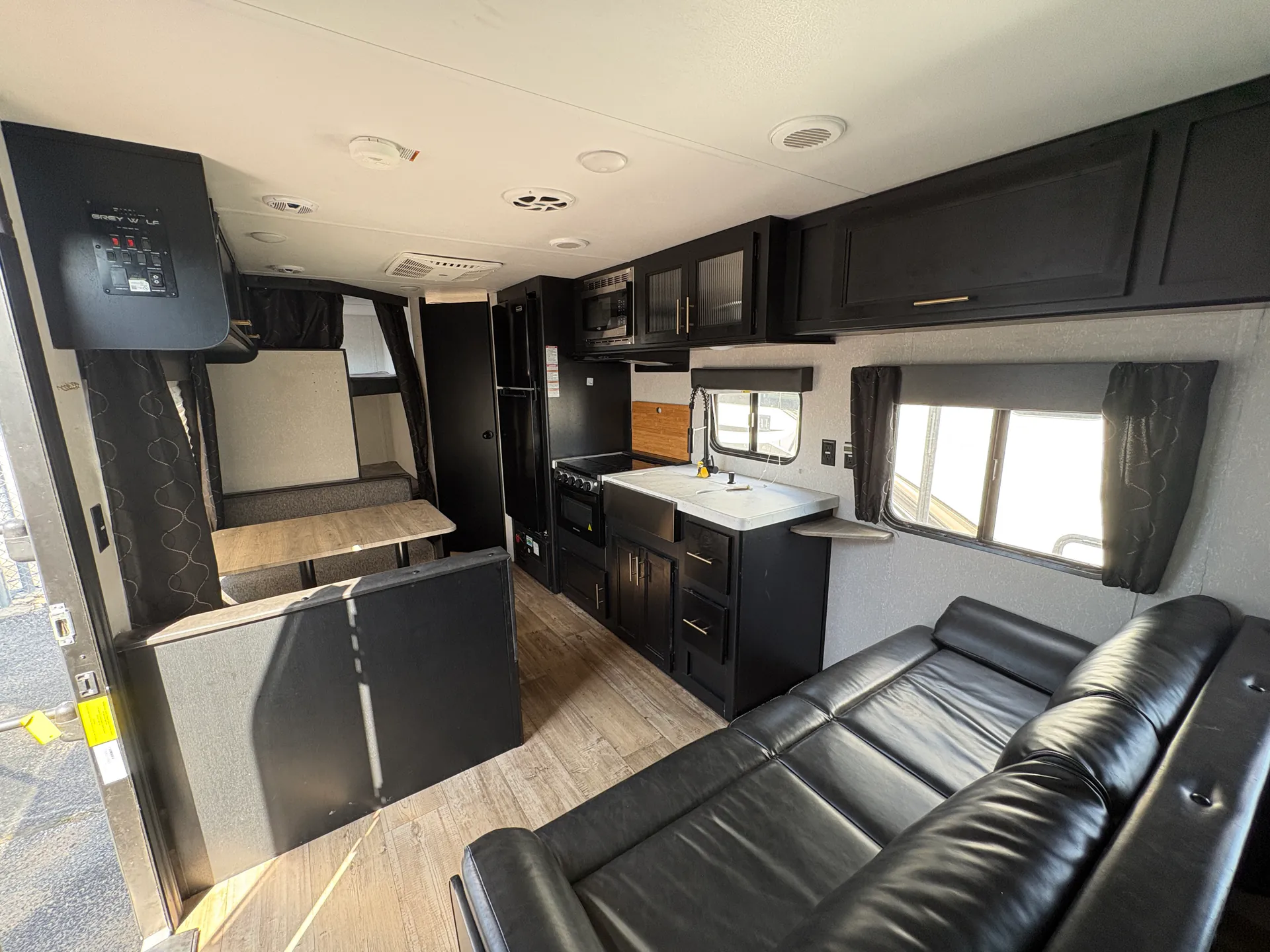 2021 Forest River Cherokee Grey Wolf 26DJSE — Photo 6