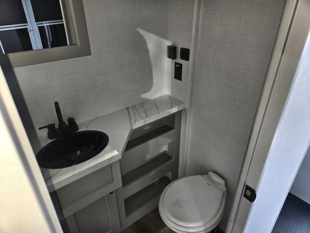 2026 Brinkley Model G 3970, Photos photo 37