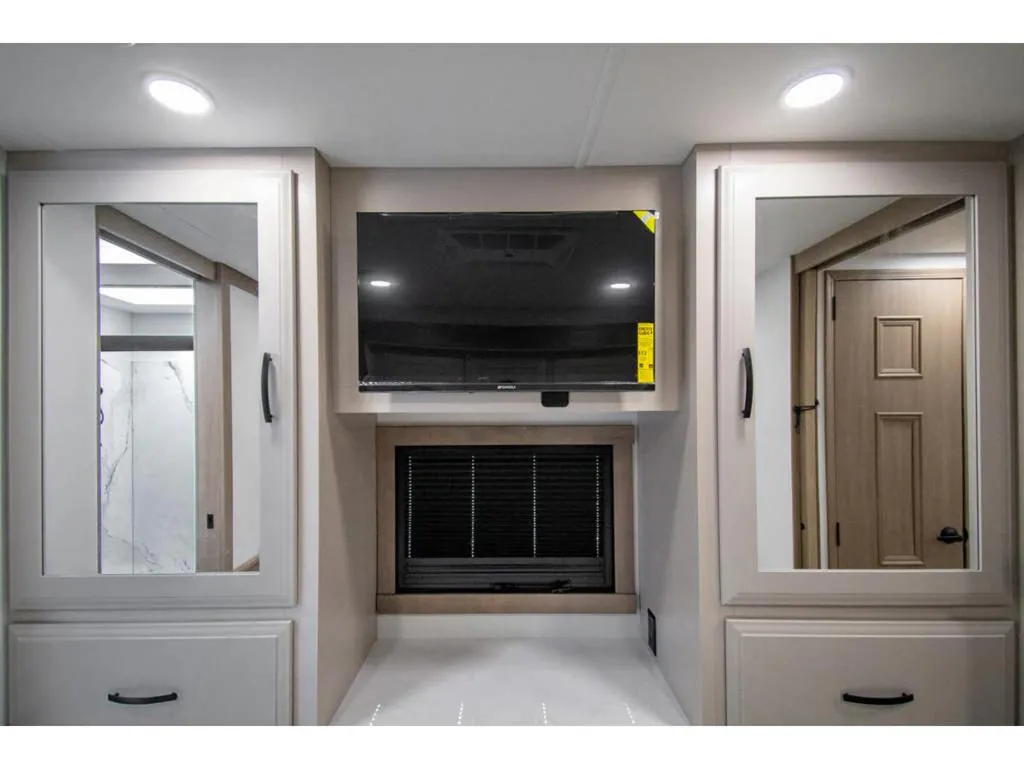 2027 Entegra Coach Emblem 36U, Photos photo 31