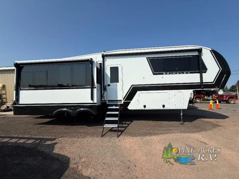 2026 Brinkley Model Z 3100 - Photo 4