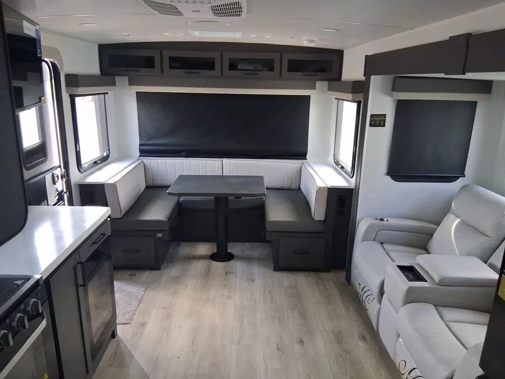 2027 Forest River Rockwood Ultra Lite 2618RD — Photo 6