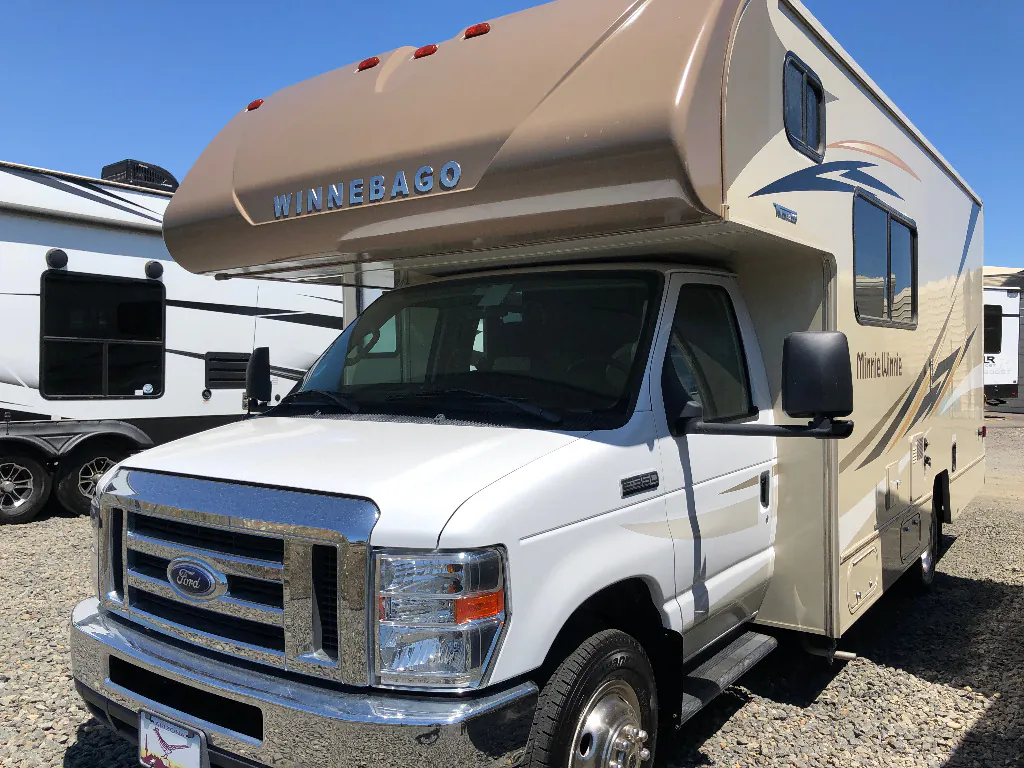 2019 Winnebago Minnie Winnie 22R - Photo 3