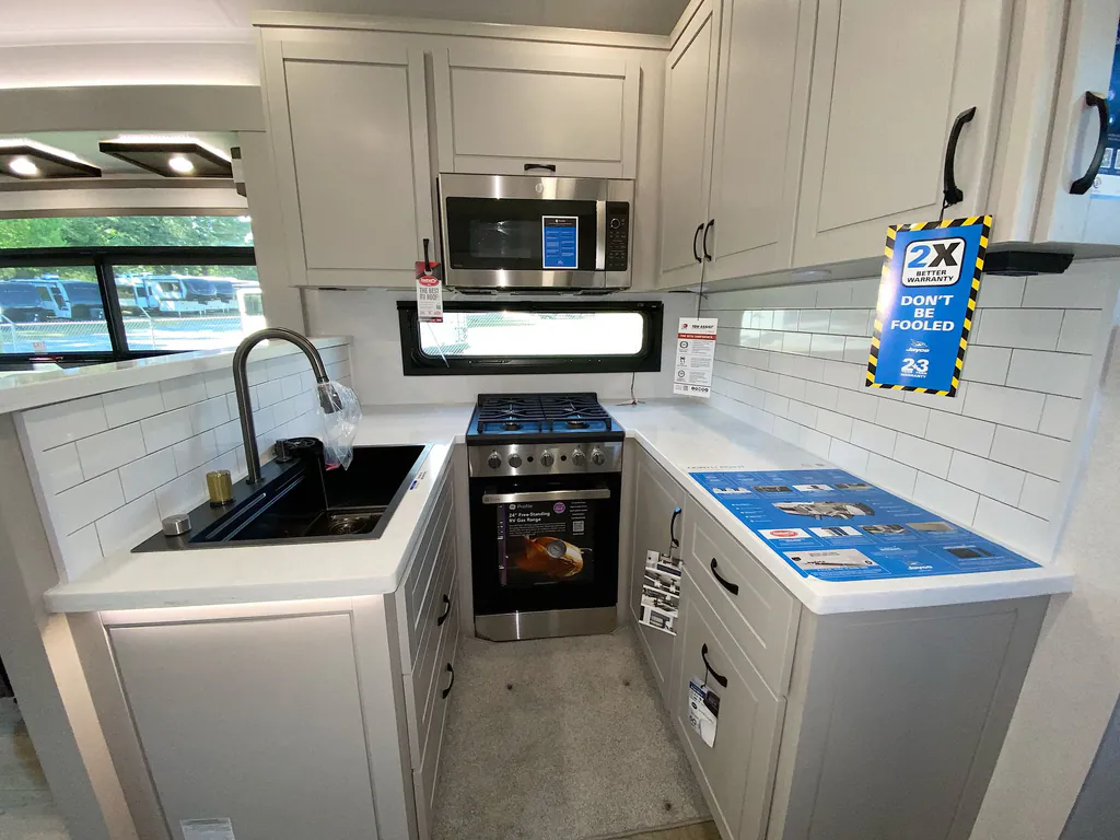 2026 Jayco North Point 395DSDB, Photos photo 4