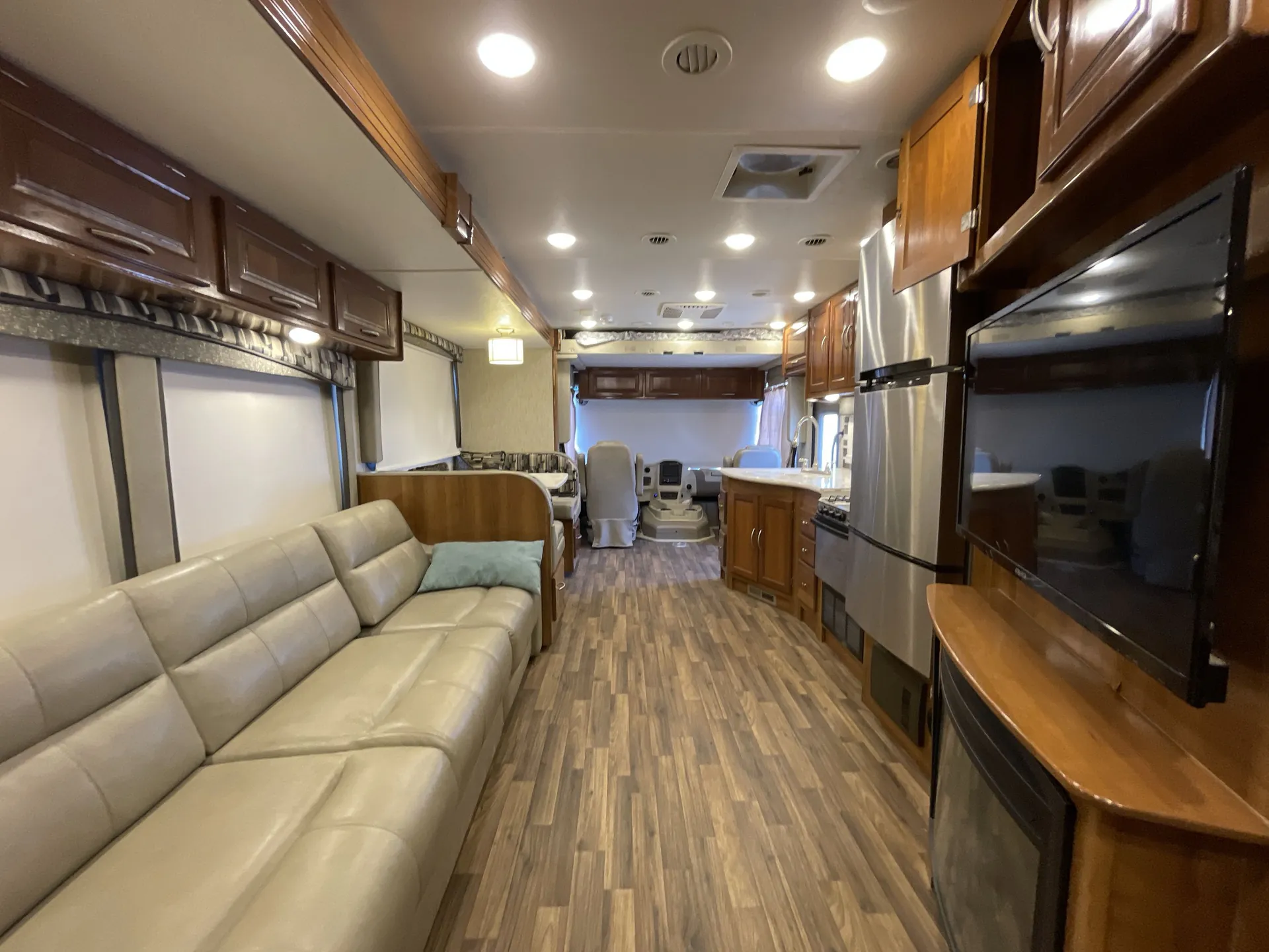 2019 Coachmen Mirada 32SS — living area main