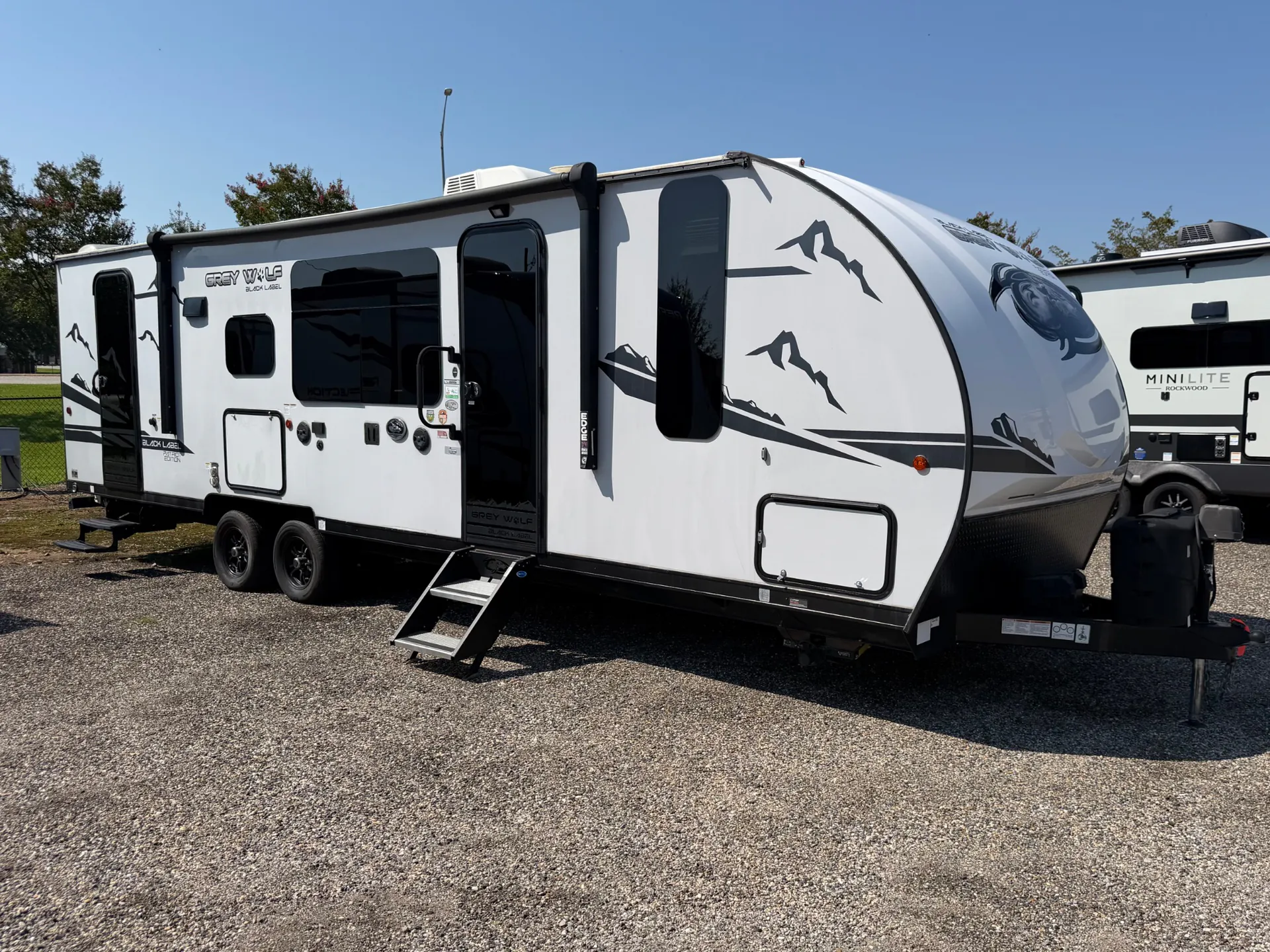 2022 Forest River Cherokee Grey Wolf Black Label 26BRBBL - Photo 2