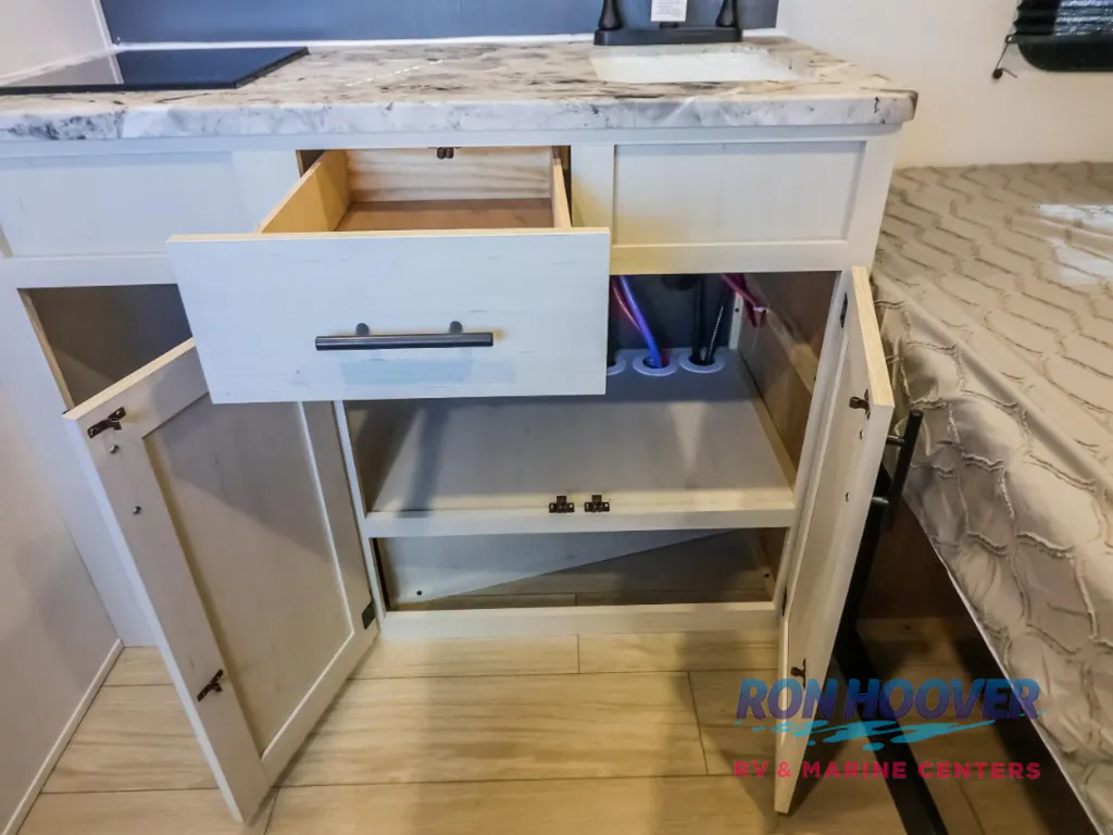 2027 Shasta Compact 17DB, Photos photo 24