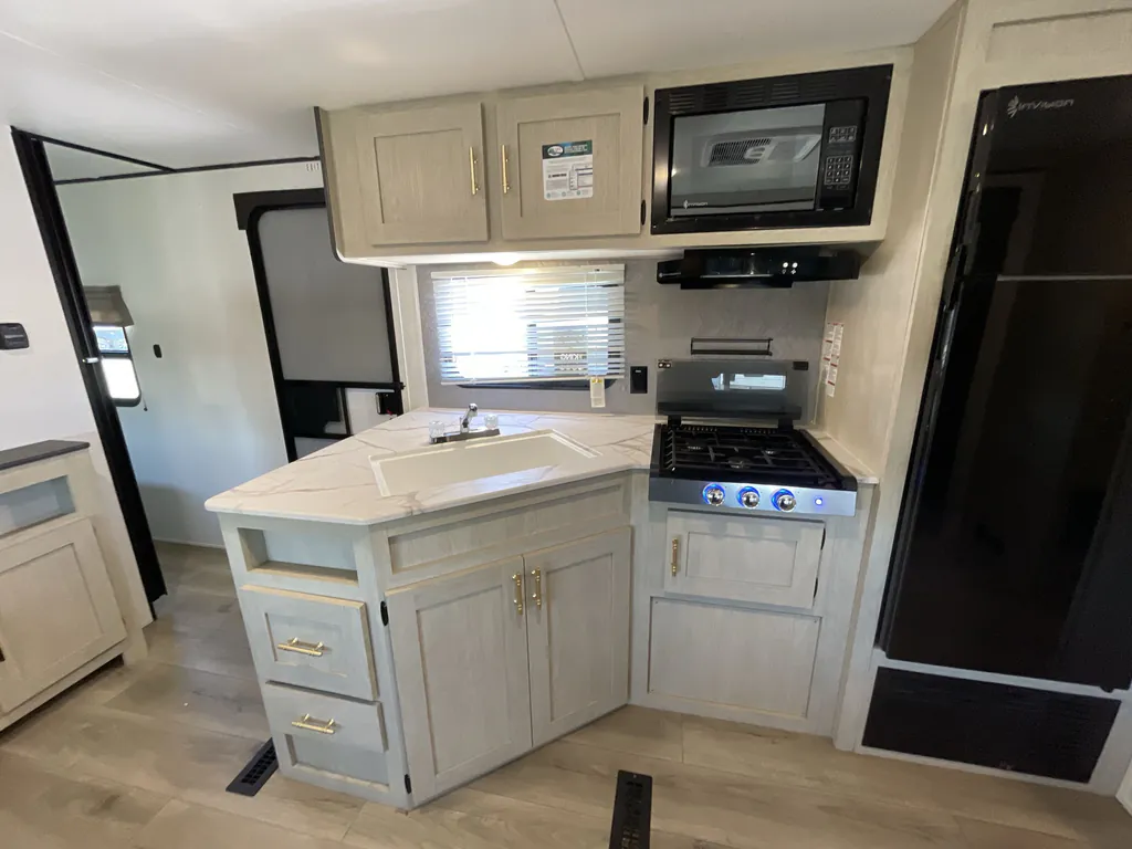 2025 Shasta Shasta I-5 532BEDS, Photos photo 12