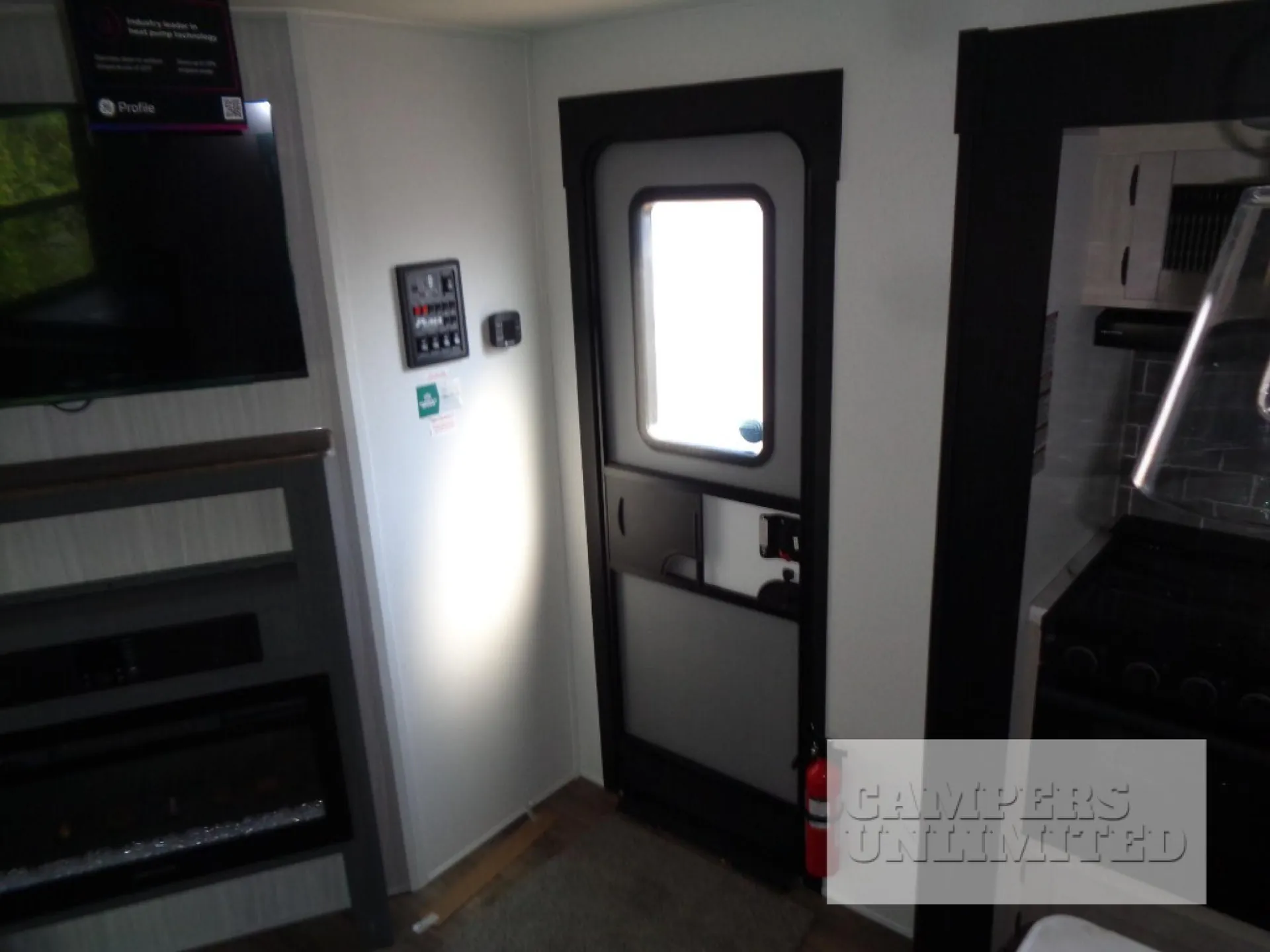2027 Forest River Puma 32BHFS — Photo 6