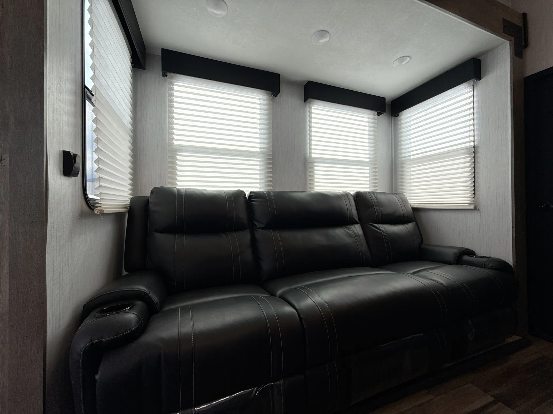 2021 Heartland Gravity GR 3510 — living area main