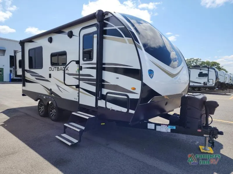 2022 Keystone Outback Ultra-Lite 210URS - Photo 2