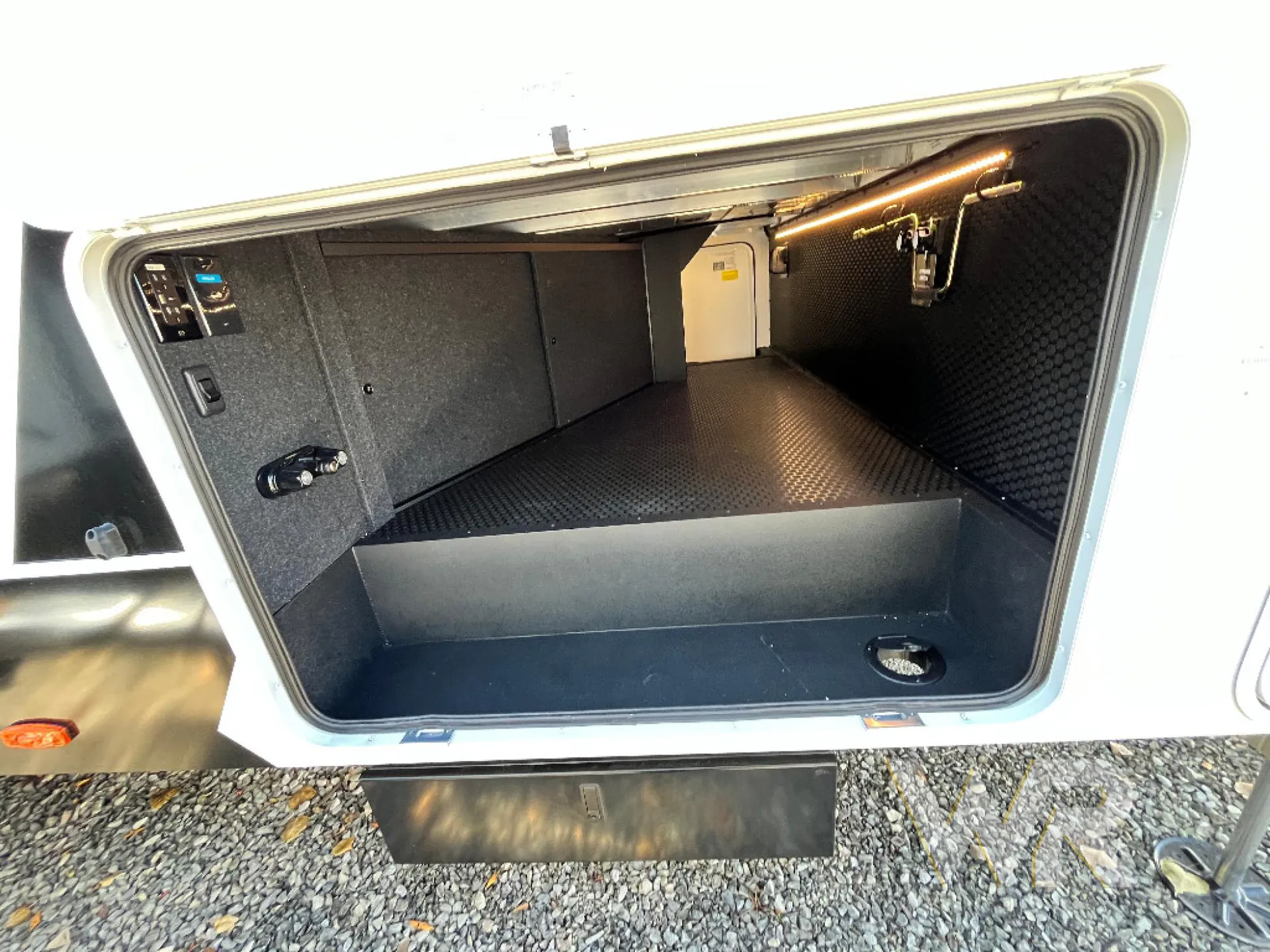 2026 Brinkley Model Z 2810 - Photo 3
