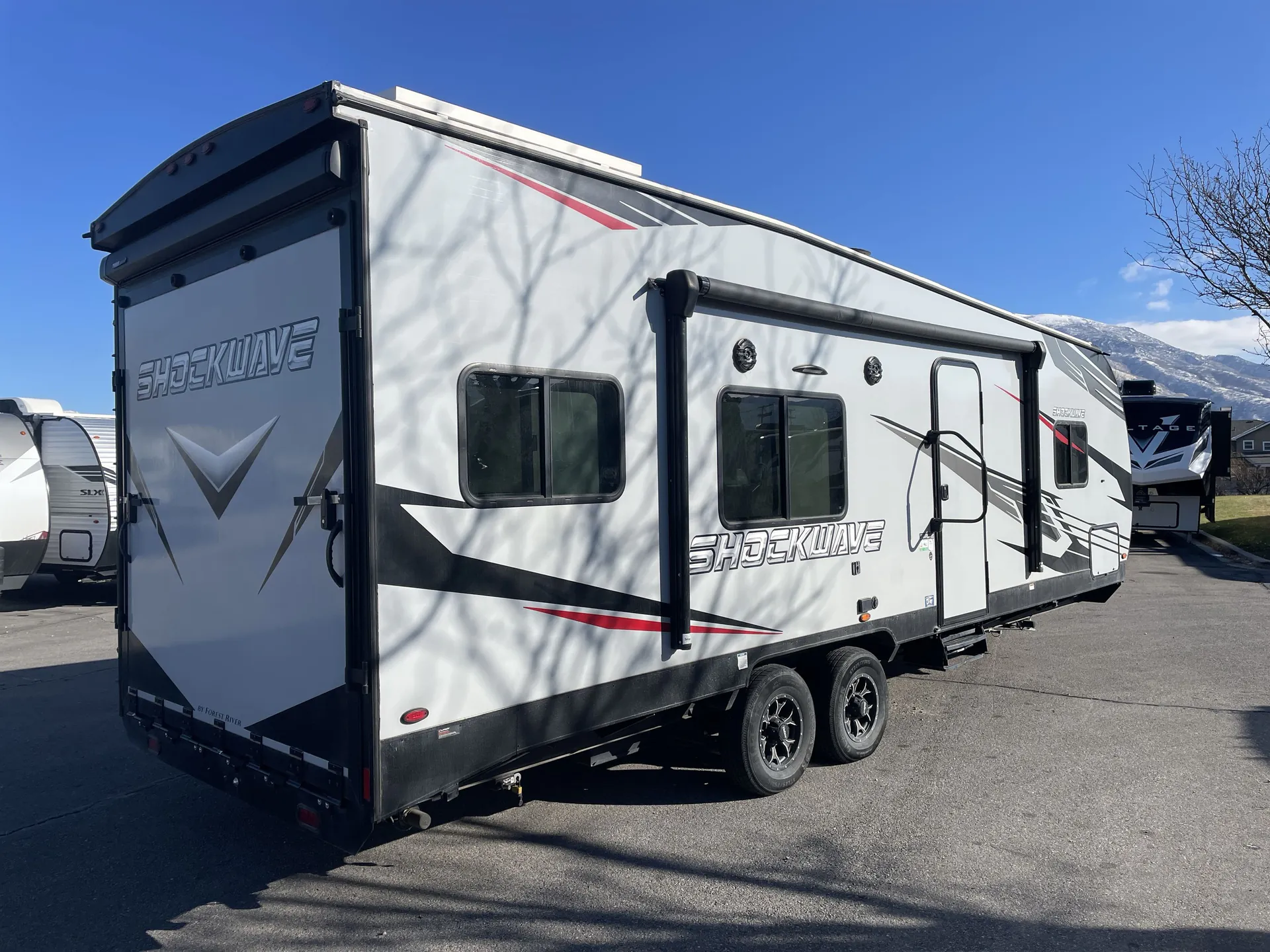 2022 Forest River Shockwave 24RQGMX - Photo 4