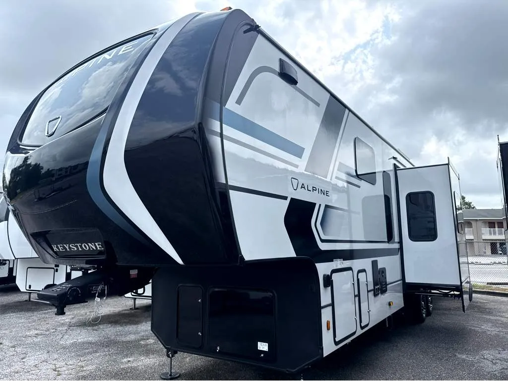 2026 Keystone Alpine 3820FK - Photo 3