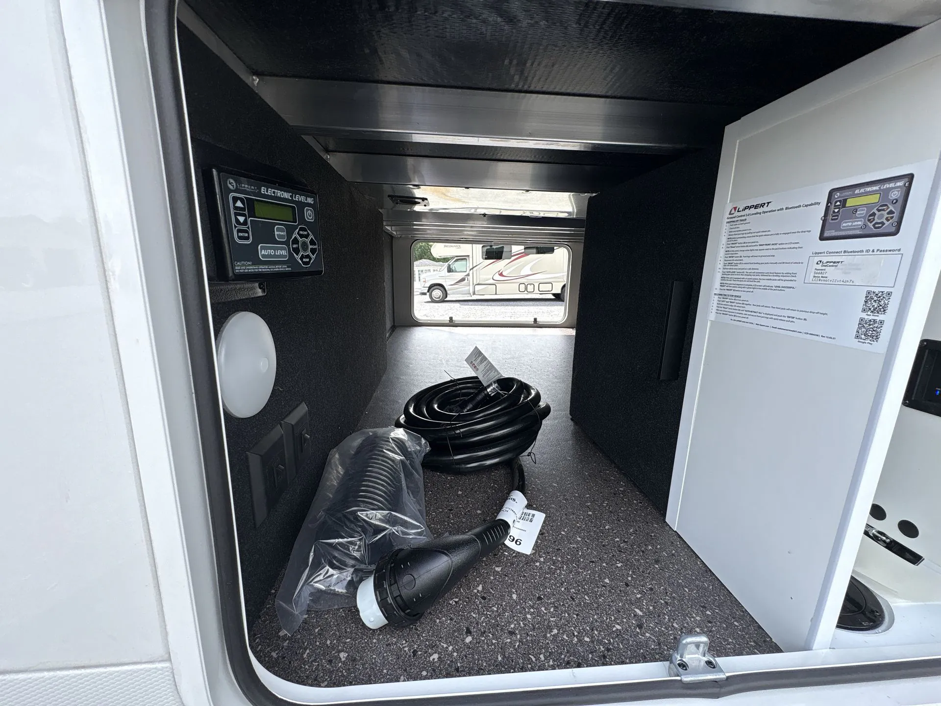 2027 Keystone RV Cougar Sport 2100ML - Photo 3
